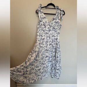 Moon River x Anthropologie Blue/White Floral Maxi Dress